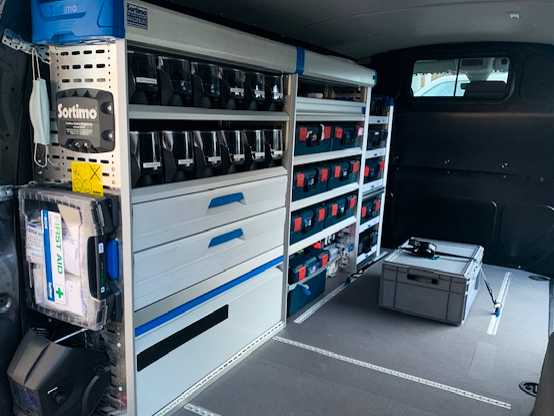 Das gut aufgeräumte Innere eines Fahreugs aus der Flotte des SMF-Anlagenservice